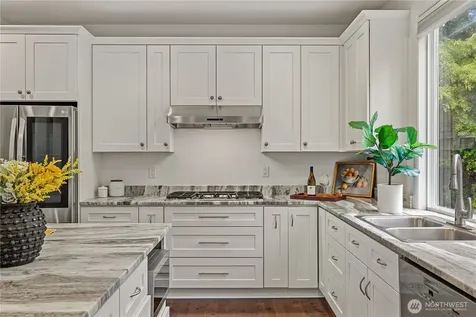 813 275th Place SE Sammamish WA 98075