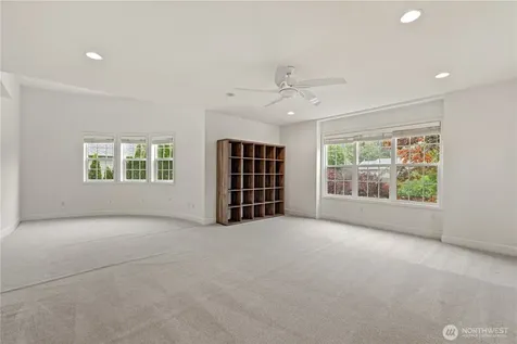 813 275th Place SE Sammamish WA 98075