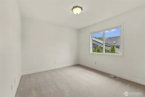 813 275th Place SE Sammamish WA 98075