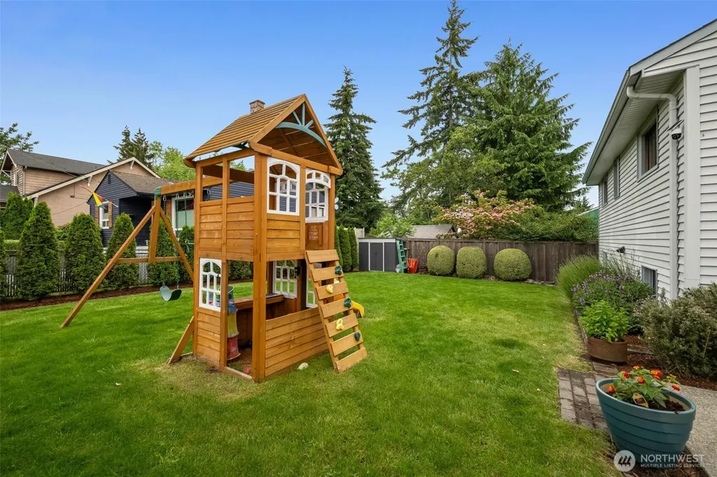 1305 SW Cambridge Street Seattle WA 98106