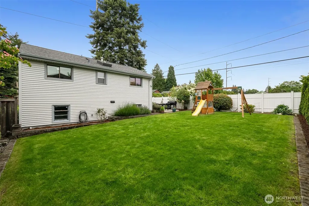 1305 SW Cambridge Street Seattle WA 98106