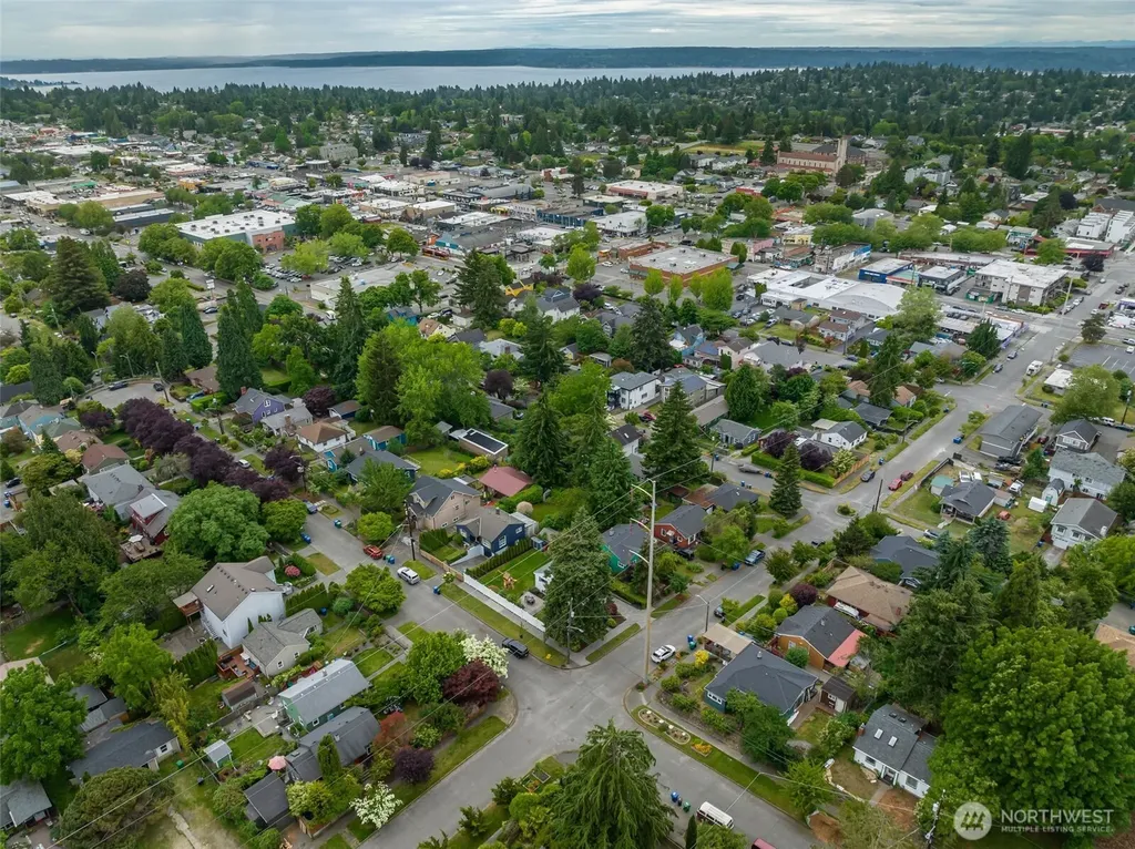 1305 SW Cambridge Street Seattle WA 98106