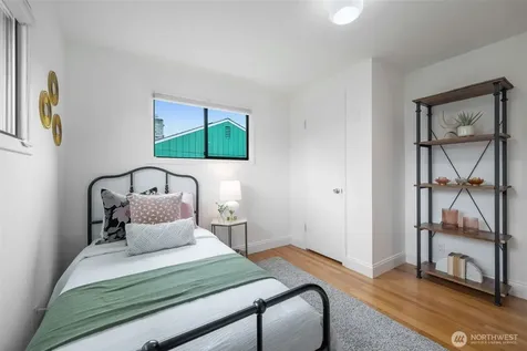 1305 SW Cambridge Street Seattle WA 98106