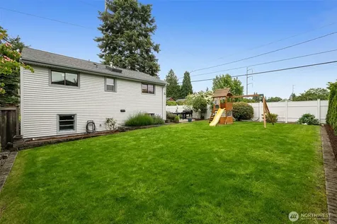 1305 SW Cambridge Street Seattle WA 98106