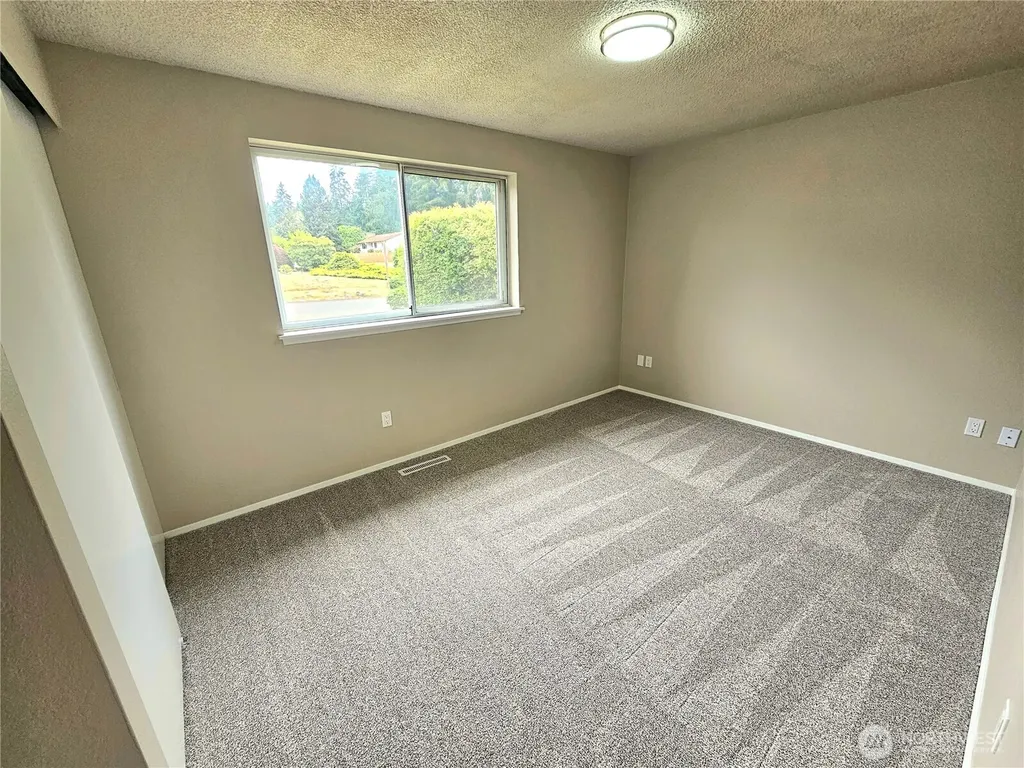 11319 107th Street SW Tacoma WA 98498