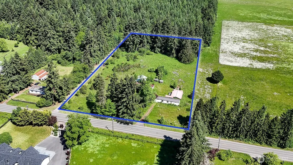 9824 James Road SW Rochester WA 98579