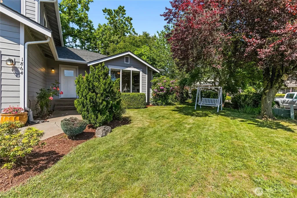 1864 19th Street Court Lynden WA 98264