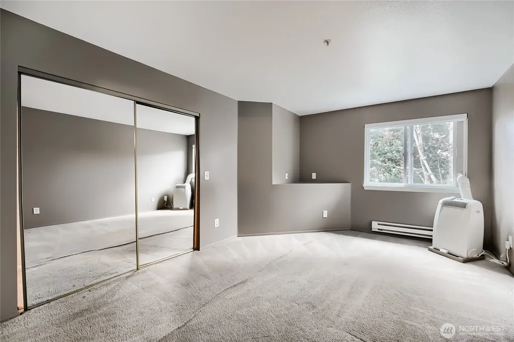 6711 S 239th Place Kent WA 98032