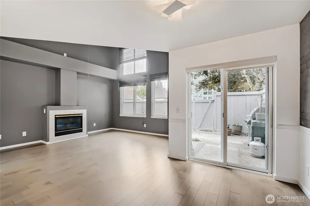 6711 S 239th Place Kent WA 98032