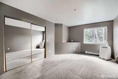 6711 S 239th Place Kent WA 98032