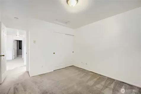6711 S 239th Place Kent WA 98032