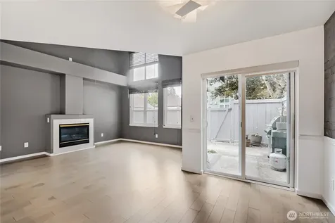 6711 S 239th Place Kent WA 98032