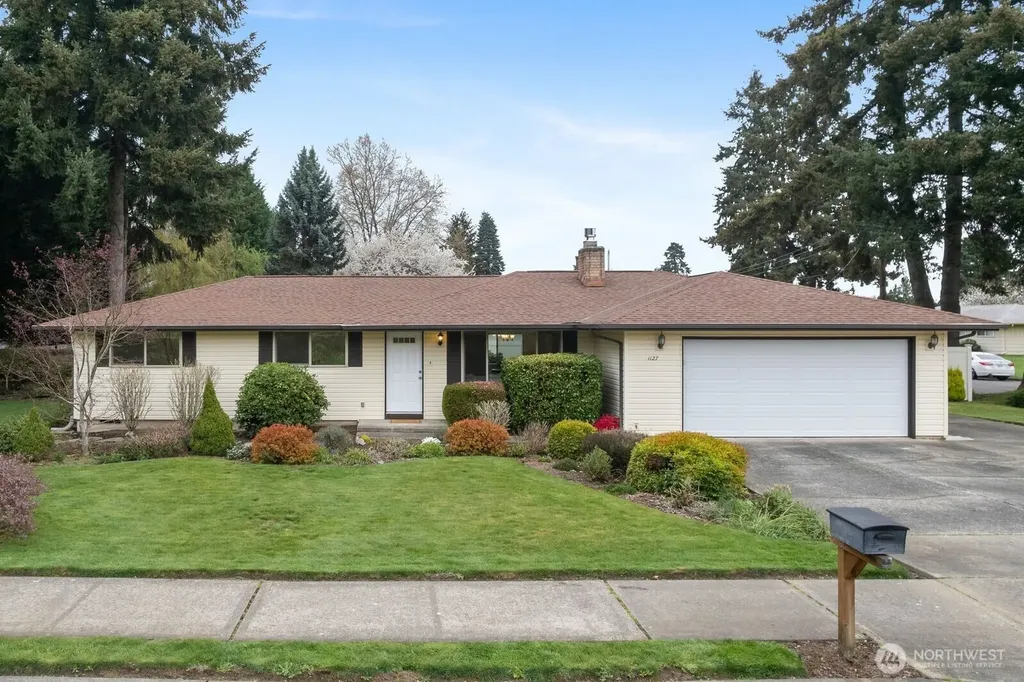 1127 12th Avenue SE Puyallup WA 98372
