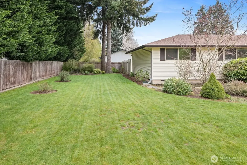1127 12th Avenue SE Puyallup WA 98372