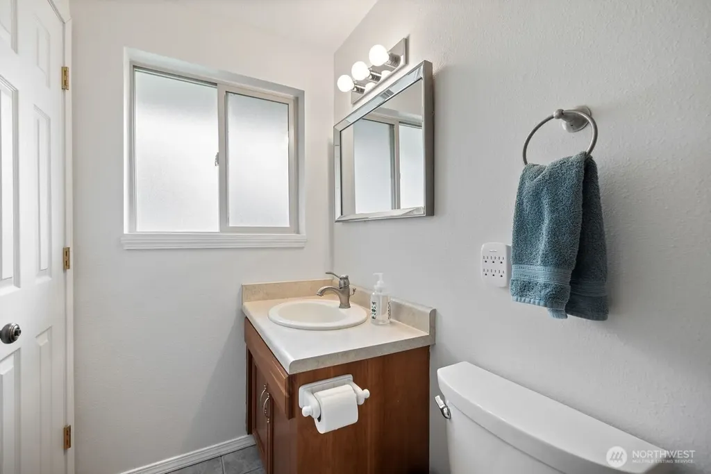 1127 12th Avenue SE Puyallup WA 98372