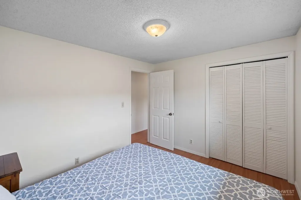 1127 12th Avenue SE Puyallup WA 98372