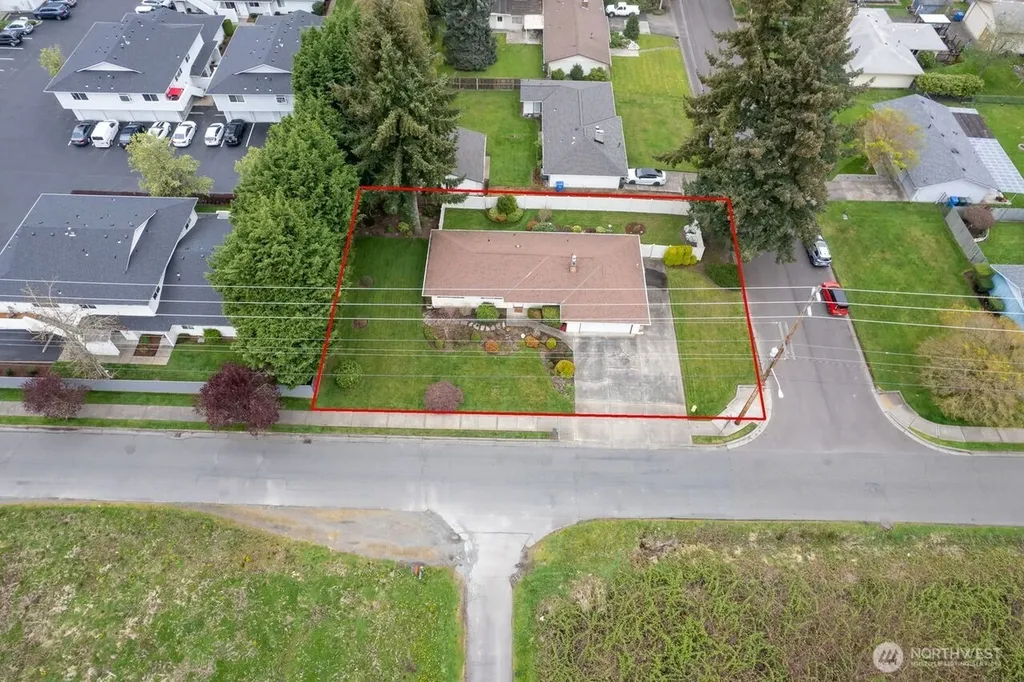 1127 12th Avenue SE Puyallup WA 98372