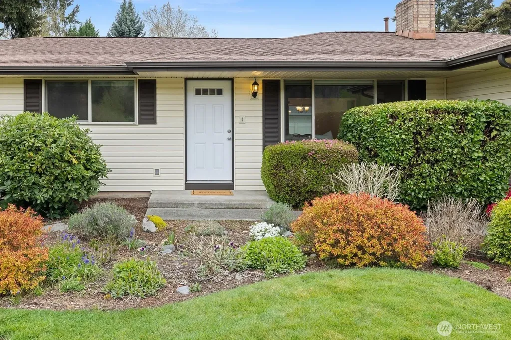 1127 12th Avenue SE Puyallup WA 98372
