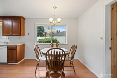 1127 12th Avenue SE Puyallup WA 98372