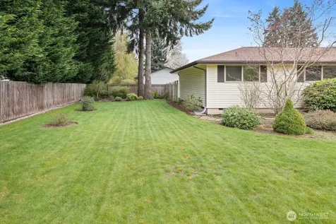 1127 12th Avenue SE Puyallup WA 98372