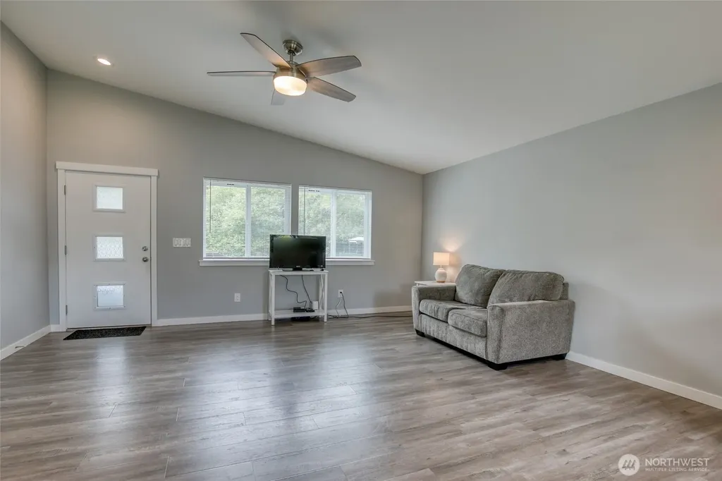 164 N Oar Loop NW Ocean Shores WA 98569