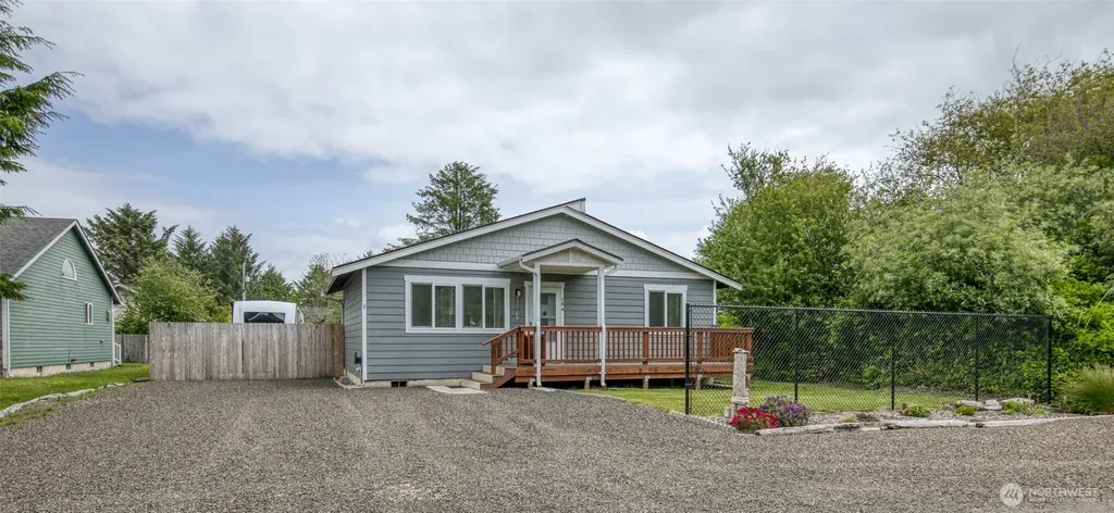 164 N Oar Loop NW Ocean Shores WA 98569