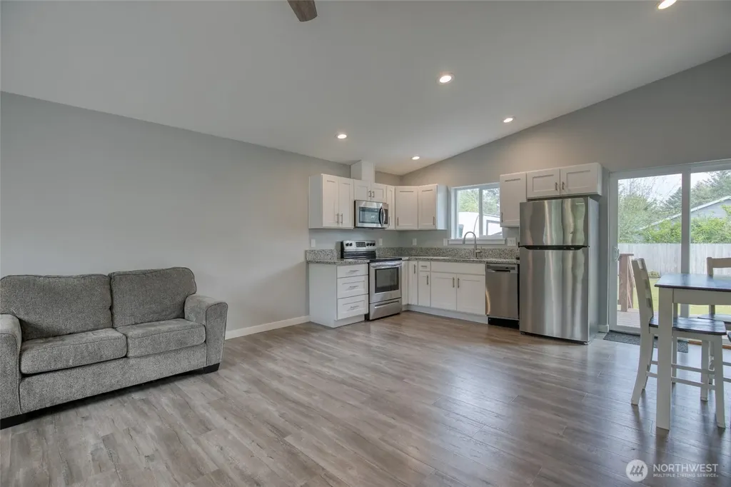 164 N Oar Loop NW Ocean Shores WA 98569