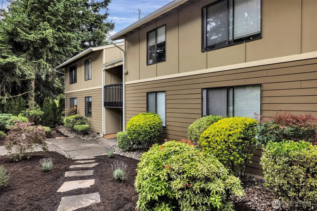 11701 100th Avenue NE Kirkland WA 98034