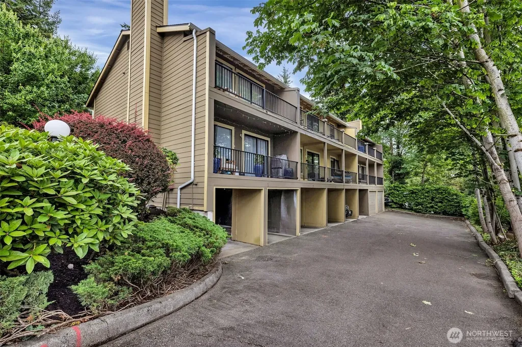 11701 100th Avenue NE Kirkland WA 98034