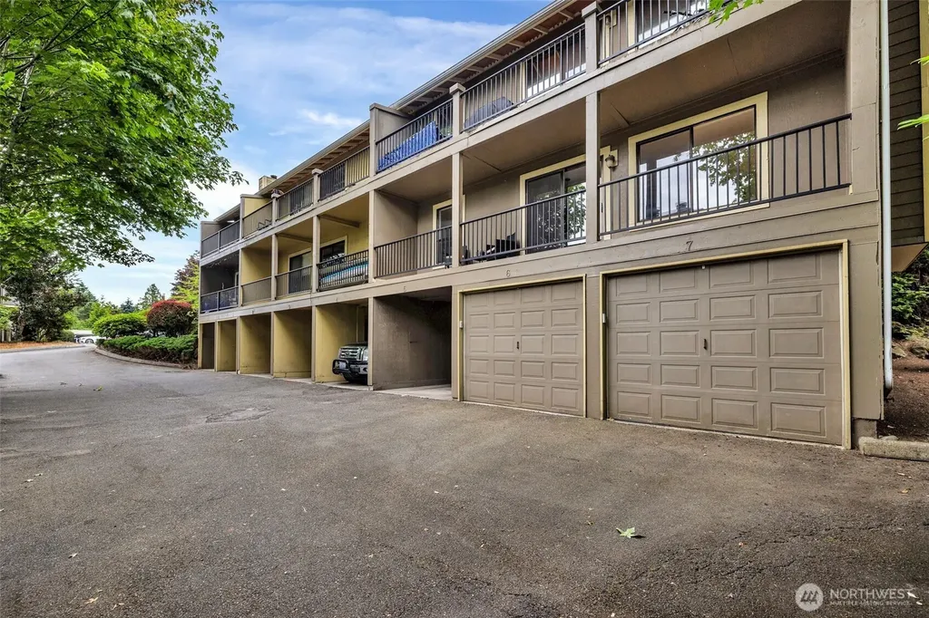 11701 100th Avenue NE Kirkland WA 98034