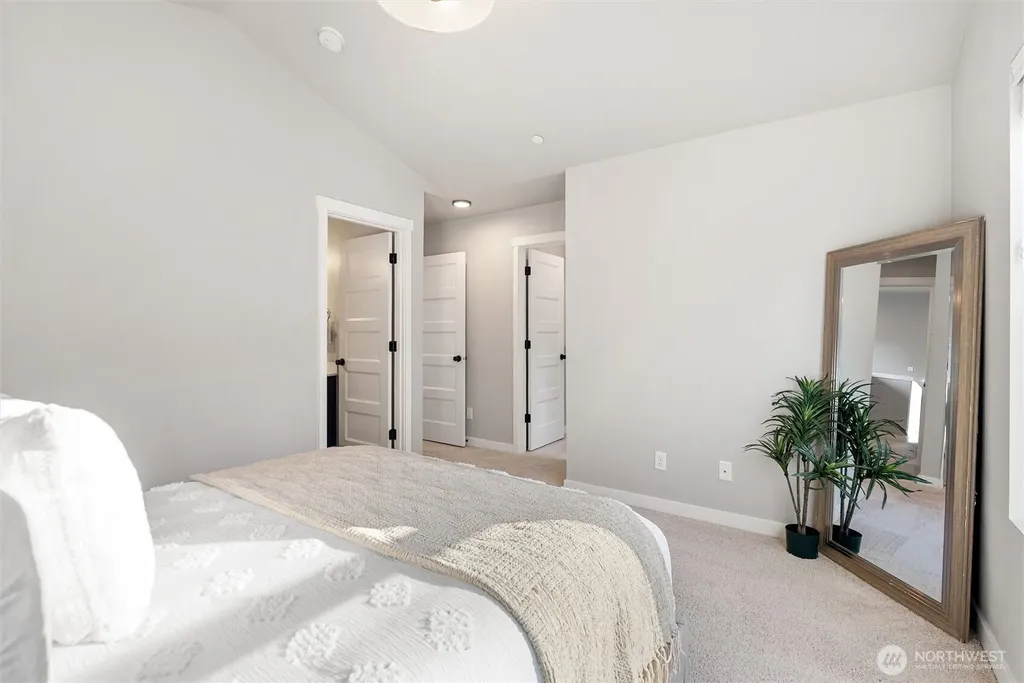 13717 Admiralty Way Lynnwood WA 98087