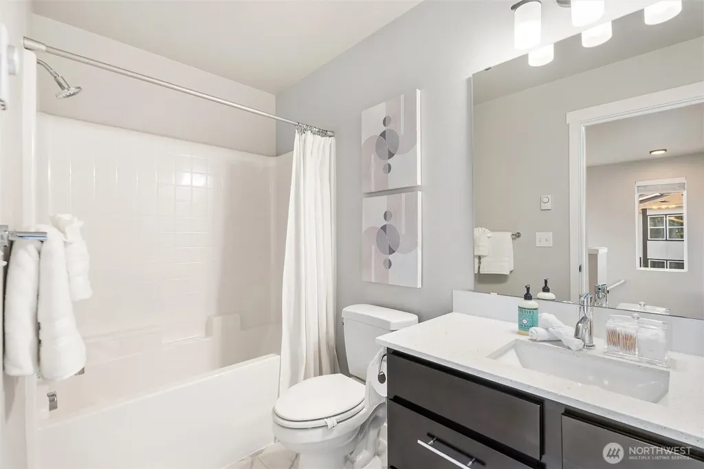 13717 Admiralty Way Lynnwood WA 98087