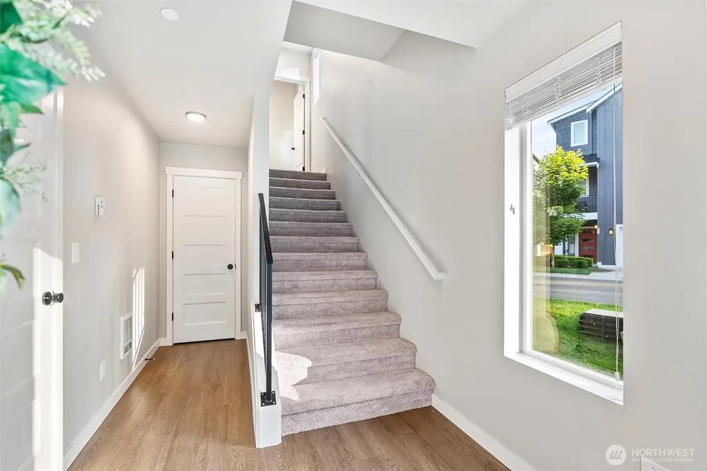 13717 Admiralty Way Lynnwood WA 98087