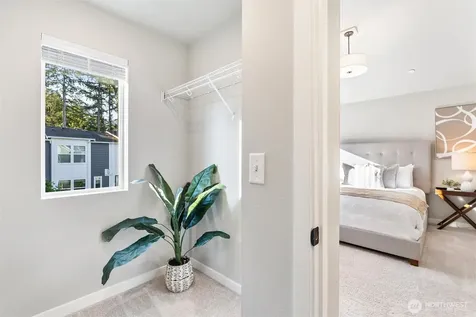 13717 Admiralty Way Lynnwood WA 98087