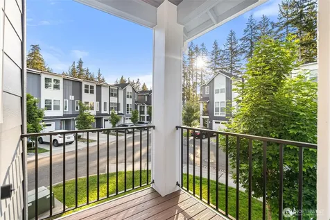 13717 Admiralty Way Lynnwood WA 98087