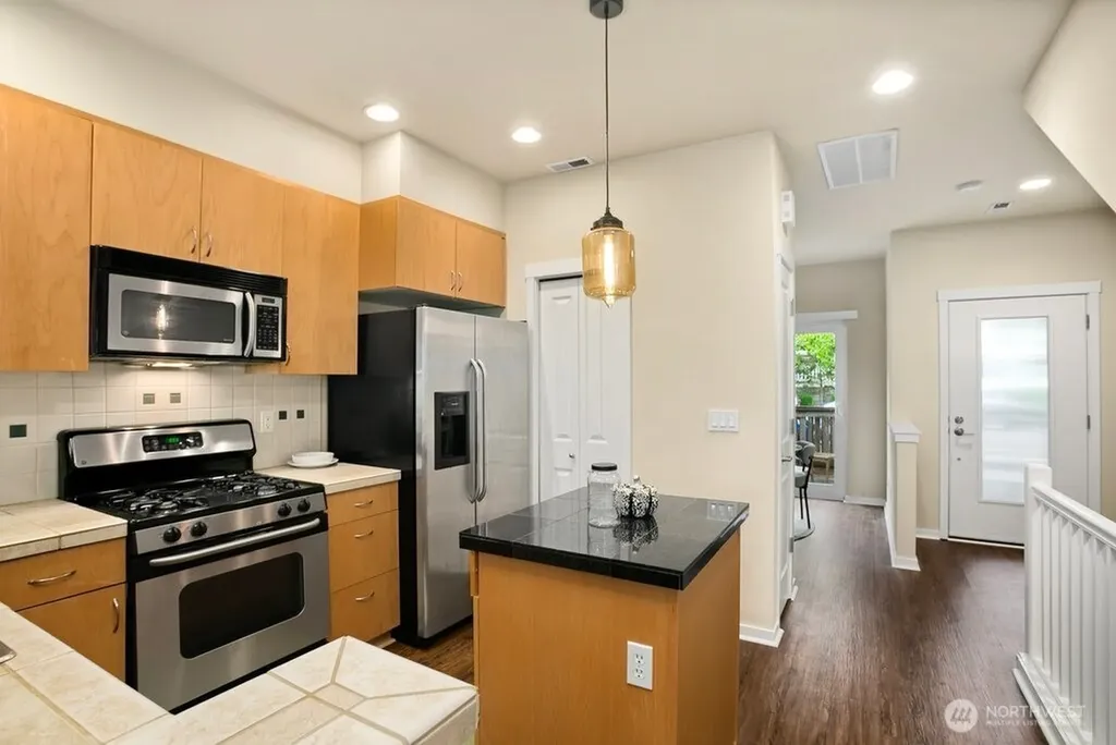 81 Sky Ridge Road NW Issaquah WA 98027