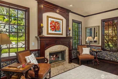 4145 Peregrine Point Way SE Sammamish WA 98075