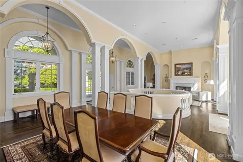 4145 Peregrine Point Way SE Sammamish WA 98075