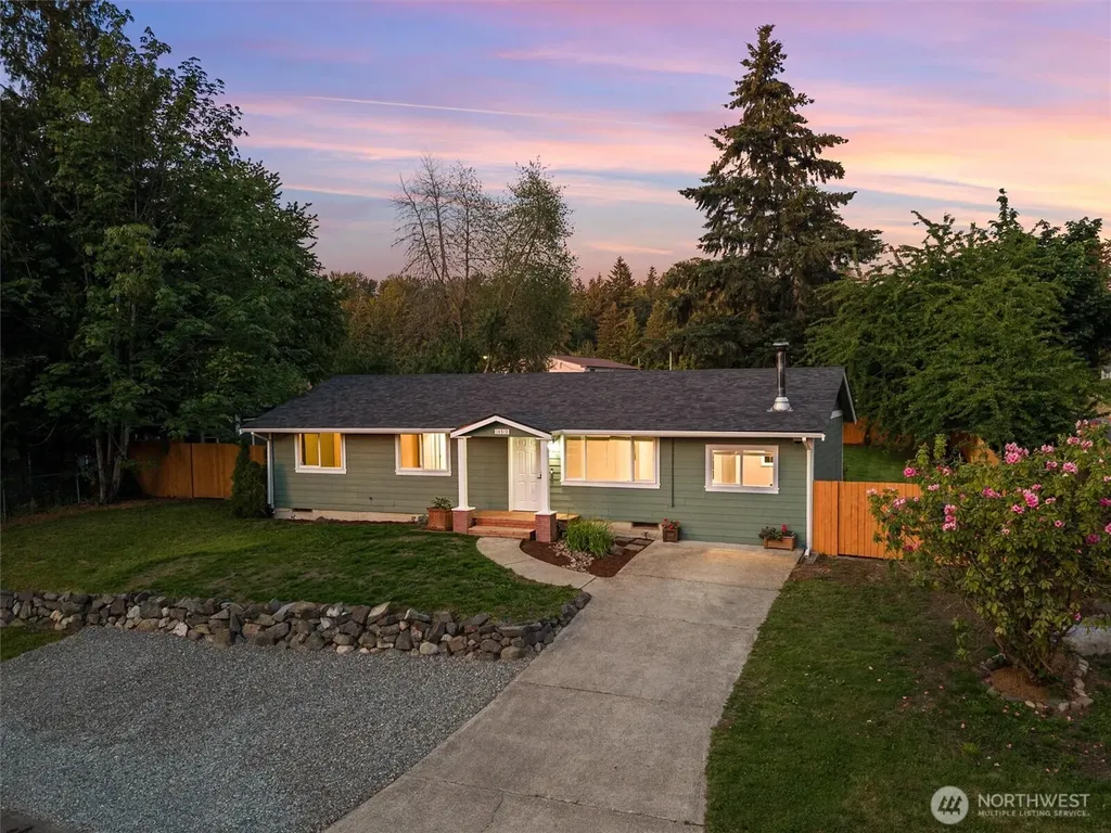 14319 127th Avenue E Puyallup WA 98374