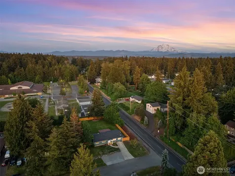 14319 127th Avenue E Puyallup WA 98374