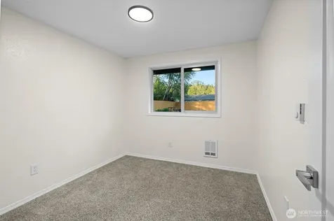 14319 127th Avenue E Puyallup WA 98374
