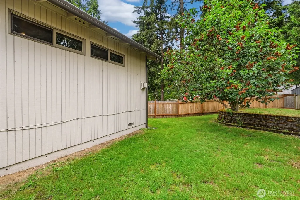 22336 122nd Avenue SE Kent WA 98031
