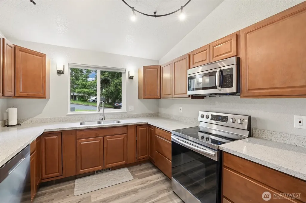 22336 122nd Avenue SE Kent WA 98031