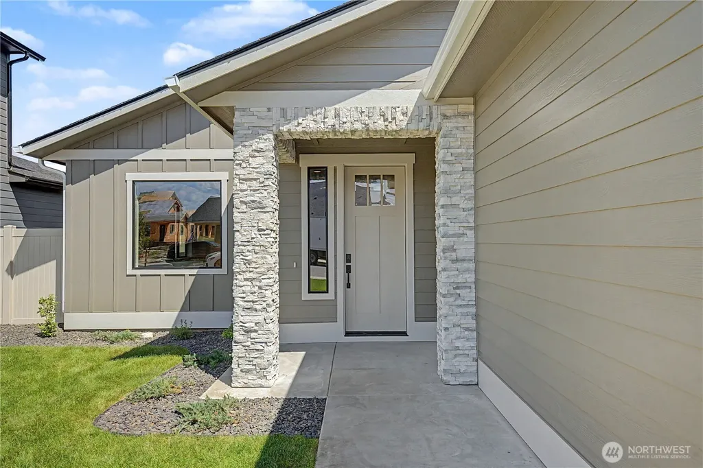 557 Perry Avenue East Wenatchee WA 98802