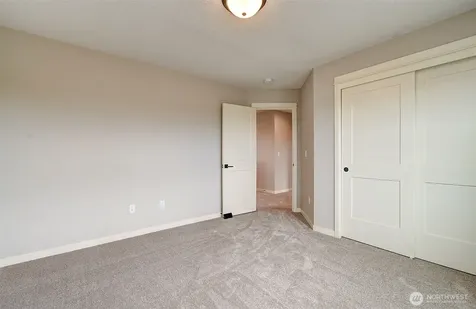 2307 E 6th Street La Center WA 98629