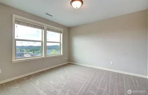 2307 E 6th Street La Center WA 98629