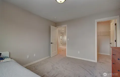 2307 E 6th Street La Center WA 98629