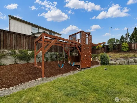 2307 E 6th Street La Center WA 98629
