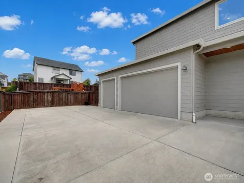 2307 E 6th Street La Center WA 98629