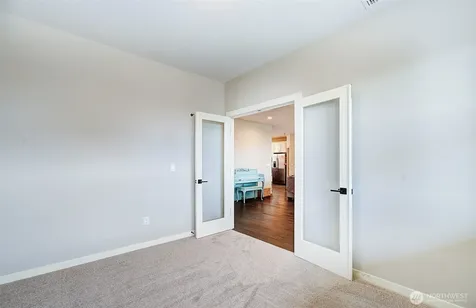 2307 E 6th Street La Center WA 98629